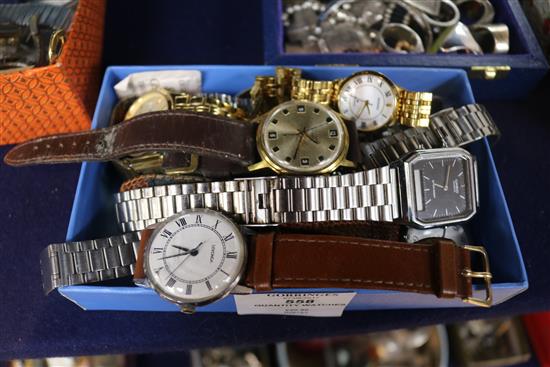 A quantity of watches